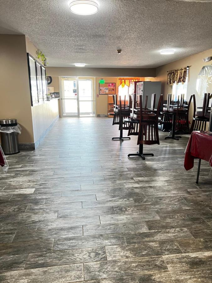 Designer Inn And Suites Toledo Exterior photo