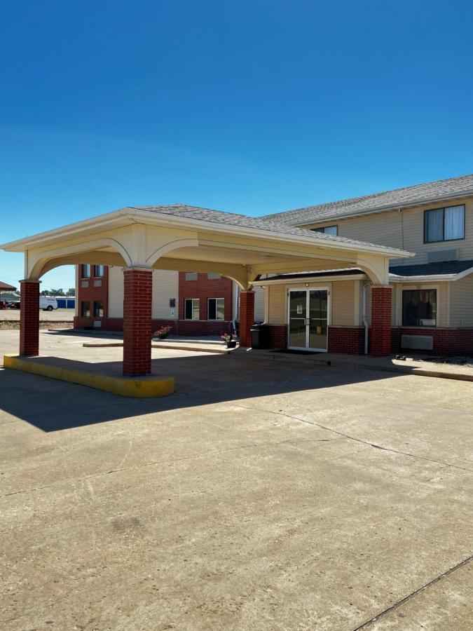 Designer Inn And Suites Toledo Exterior photo